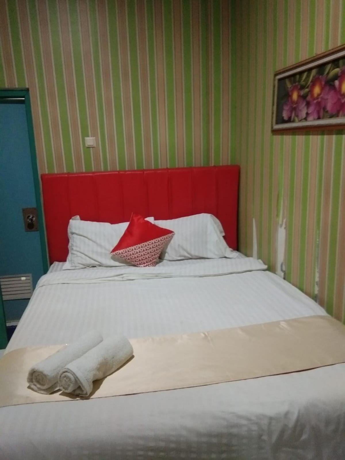Hotel Krui Syariah エクステリア 写真